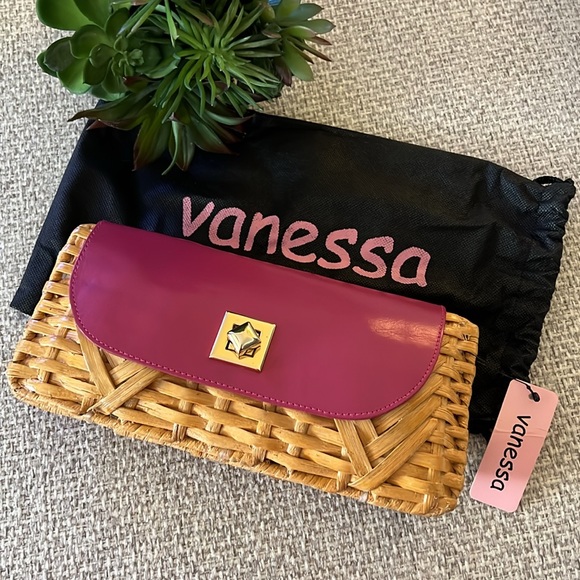 NWT Vanessa Straw Clutch w/ Floral Interior - Picture 10 of 10